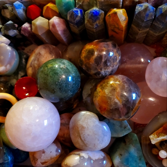 Mystery crystal boxes 🔮 - Picture 2 of 2